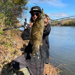 スモールマウスバス