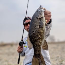 スモールマウスバス