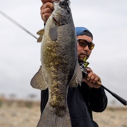 スモールマウスバス