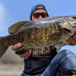 スモールマウスバス