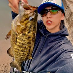 スモールマウスバス