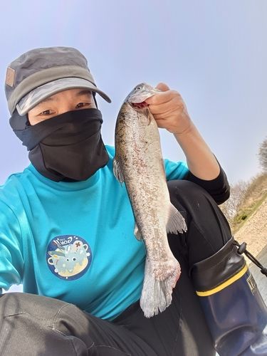 北方川釣り体験場マス釣り場
