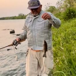 スモールマウスバス