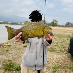 スモールマウスバス