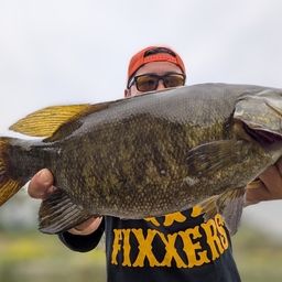 スモールマウスバス