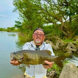 スモールマウスバス