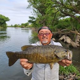 スモールマウスバス