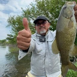 スモールマウスバス