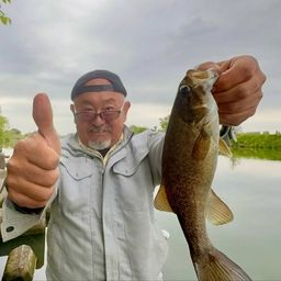 スモールマウスバス