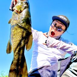 スモールマウスバス