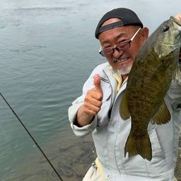 スモールマウスバス