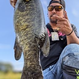 スモールマウスバス