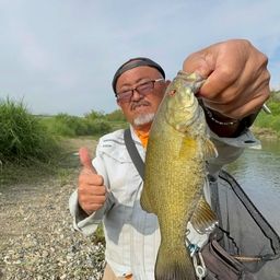 スモールマウスバス