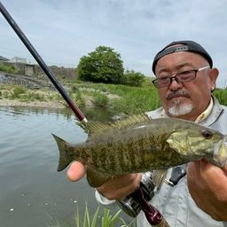 スモールマウスバス