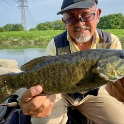 スモールマウスバス