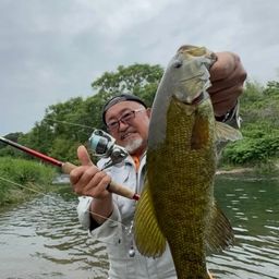 スモールマウスバス