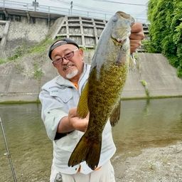 スモールマウスバス