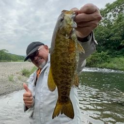 スモールマウスバス