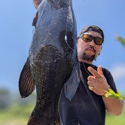 スモールマウスバス