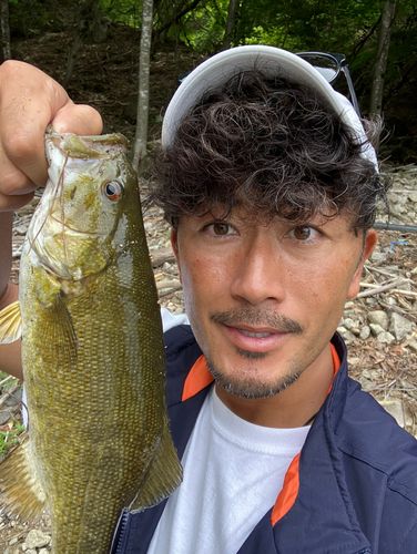 スモールマウスバス