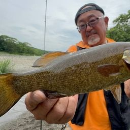 スモールマウスバス