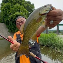 スモールマウスバス