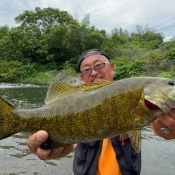 スモールマウスバス