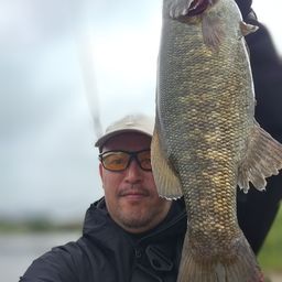 スモールマウスバス