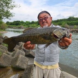 スモールマウスバス