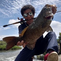 スモールマウスバス