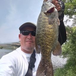 スモールマウスバス