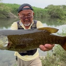 スモールマウスバス