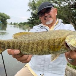 スモールマウスバス