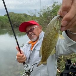 スモールマウスバス