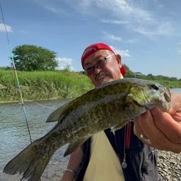 スモールマウスバス