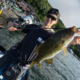 スモールマウスバス