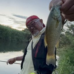 スモールマウスバス