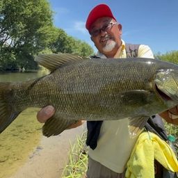 スモールマウスバス