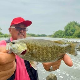 スモールマウスバス