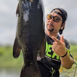 スモールマウスバス