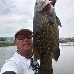 スモールマウスバス