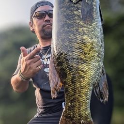 スモールマウスバス