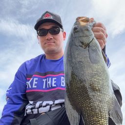 スモールマウスバス