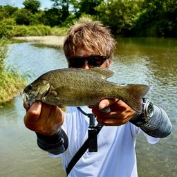 スモールマウスバス