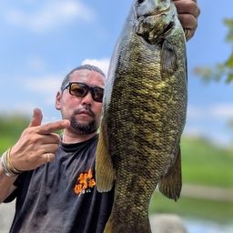 スモールマウスバス