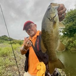 スモールマウスバス