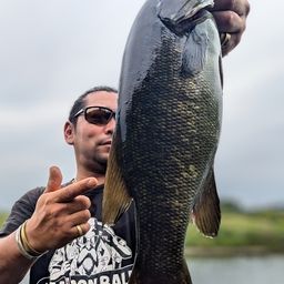 スモールマウスバス