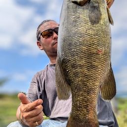 スモールマウスバス