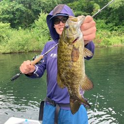 スモールマウスバス