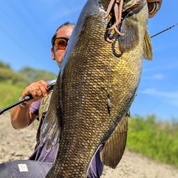 スモールマウスバス